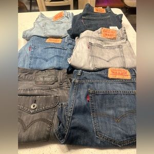 Lot of 6 rarely worn Levi’s Brand 514 Jeans - range in color - rarely worn